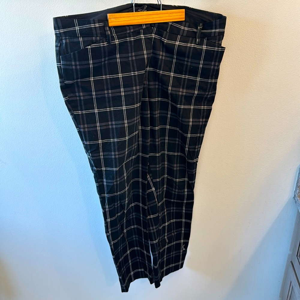 Slim ankle pants by Worthington. Size 12.